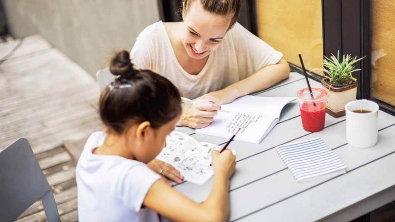 ラグ　ベビーシッターサービス